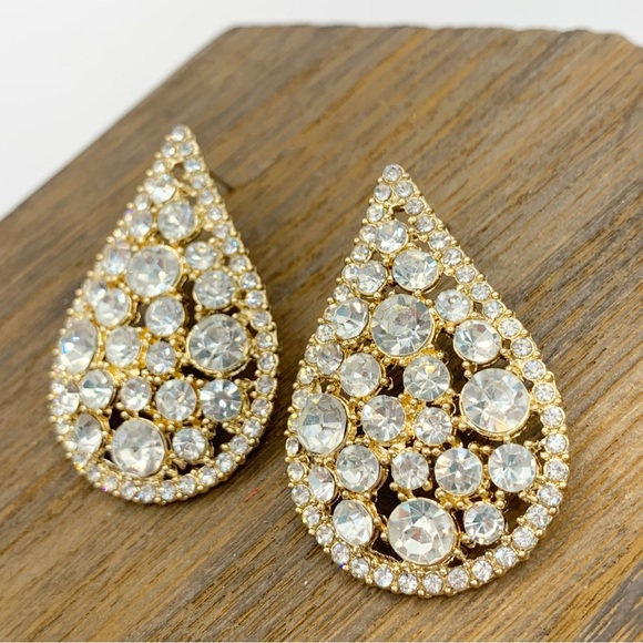 Sparkling clear rhinestone large teardrop shaped post earrings wedding formal - Picture 4 of 9
